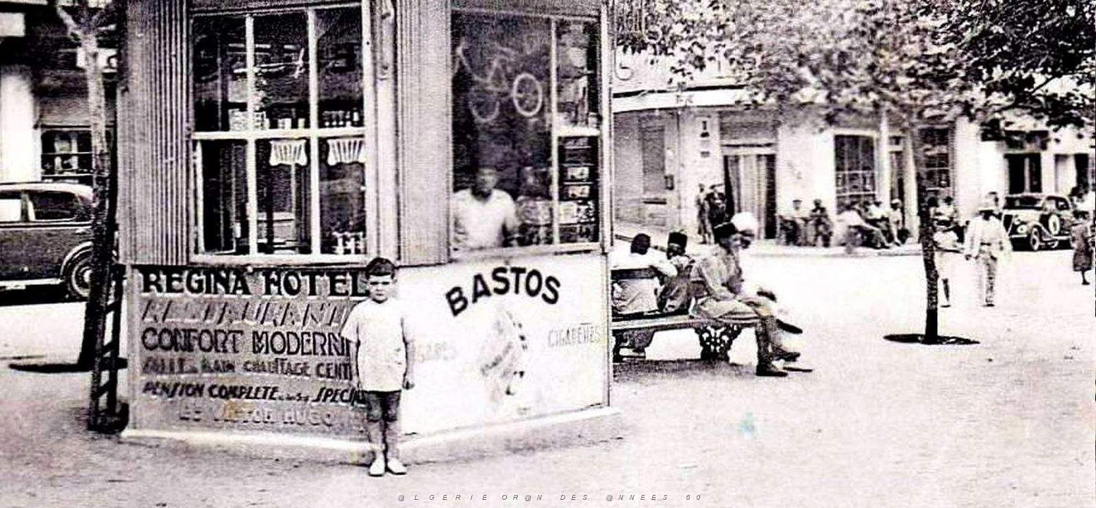 1957- Tiaret - Kiosque Place Lamoriciere2.jpg